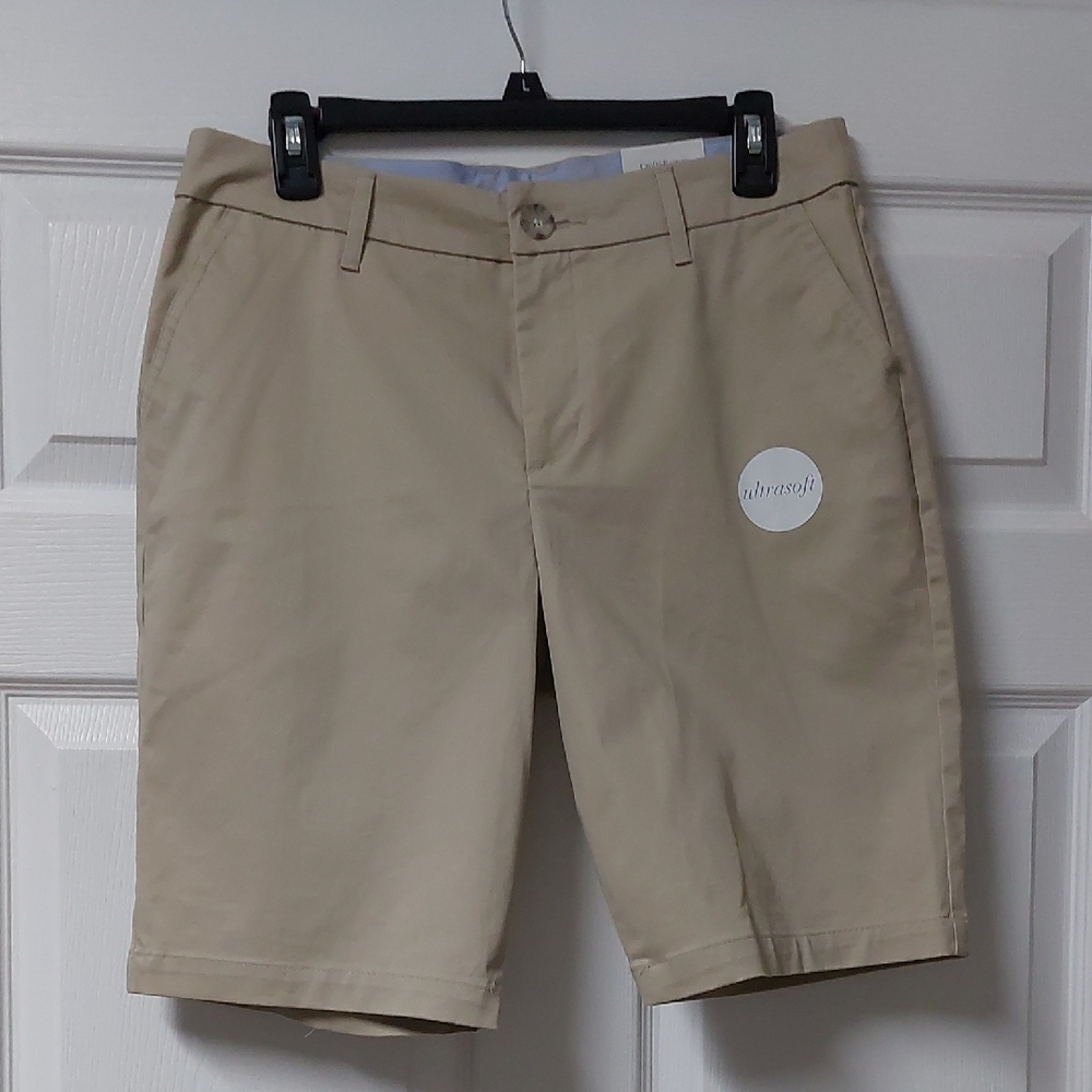 Croft & Barrow Women's Tan Flat Front Bermuda Shorts NWT